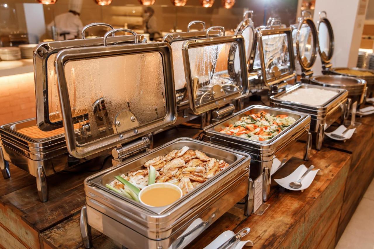 La Torre Resort - Все включено Порту-Сегуру Экстерьер фото A chafing dish buffet